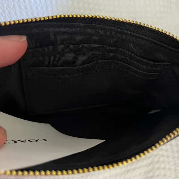 Coach pebbled leather wristlet NEW - Picture 4 of 5